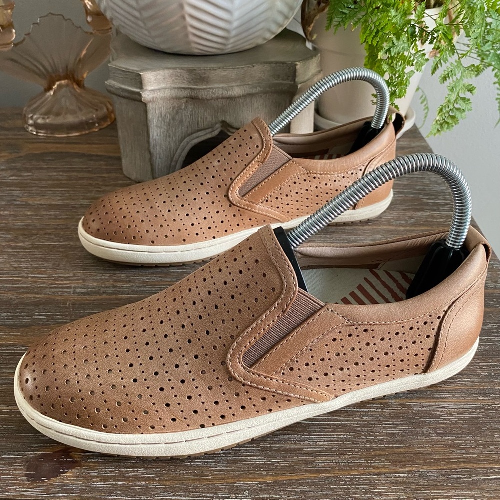 Taos Court Loafers Slip On Shoes
perforated Womens 7.5 Caramel Tan Brown - Picture 5 of 11